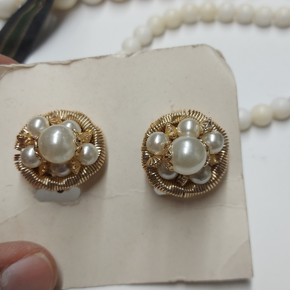 New clip on pearl earrings from Hong kong
